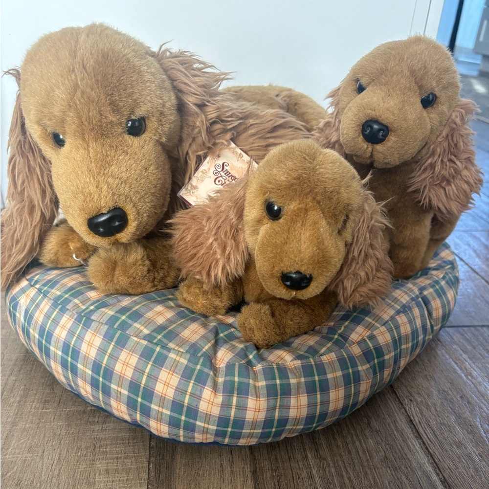 Brown Plush Spaniel Dog, mom and babies
